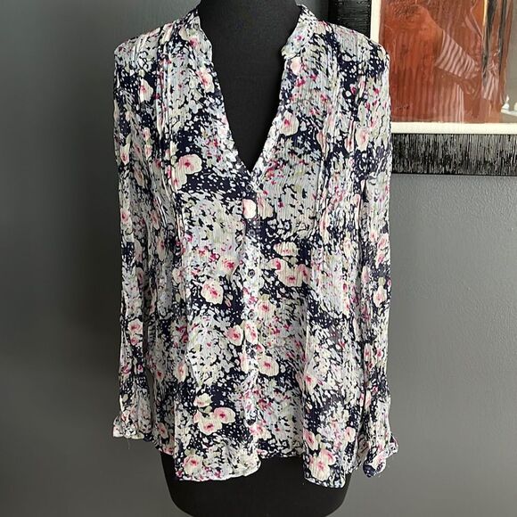Joie navy floral 100% silk sheer button front pleated bodice/center back blouse - Picture 1 of 7